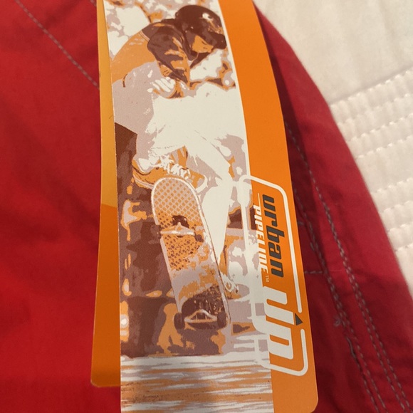 Urban Up Red Board Shorts lots of pockets with inside mesh. Size 16 youth - Picture 4 of 6